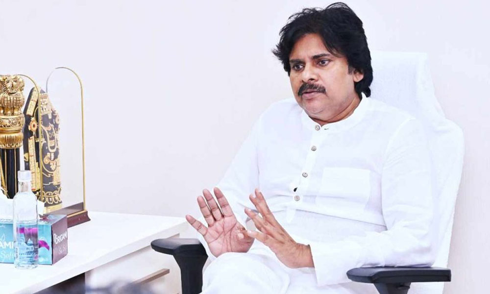 పవన్ వస్తున్నారు...సీట్ల పంచాయతీ తేల్చుడేనా ?