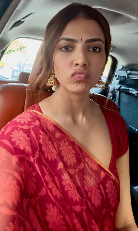 Malavika Mohanan Radiates Grace in a Saree