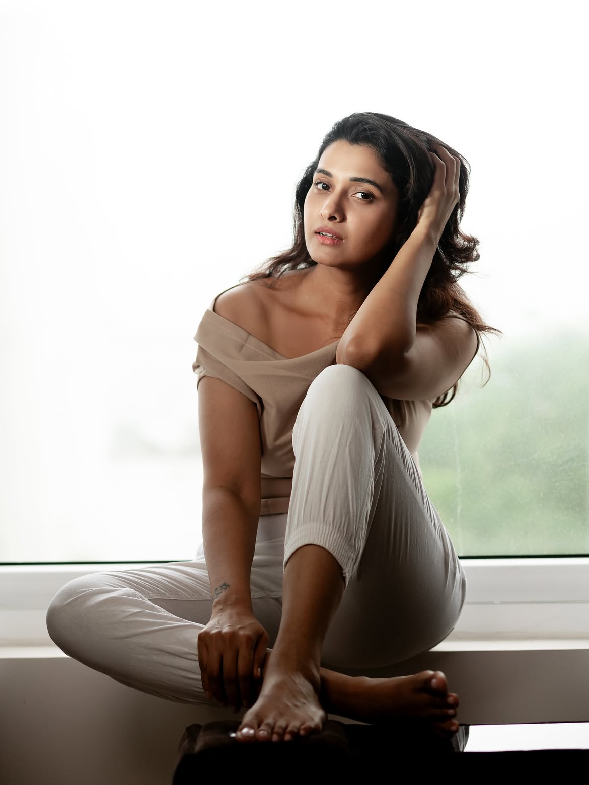 Priya Bhavani Shankar Captures Pure Grace in a Calm and Stylish Avatar