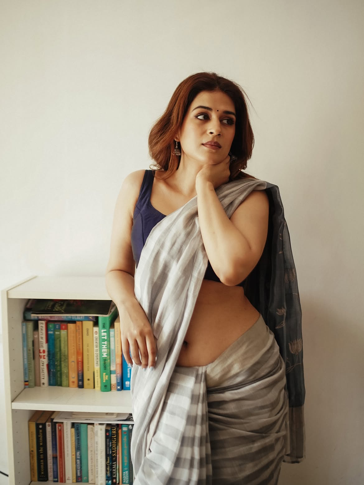 Shraddha Das Looks Elegant In A Graceful Grey Saree Look