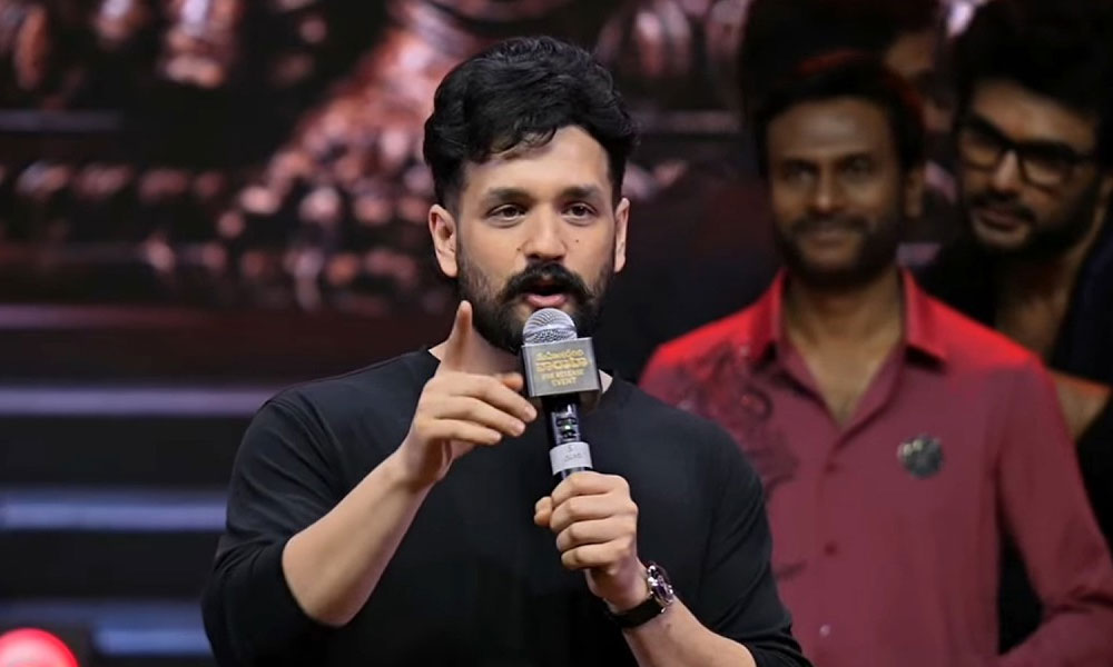 అమ్మానాన్నకు చెప్పలేనివి సుమంత్ బ్రోకే చెబుతాను: అఖిల్