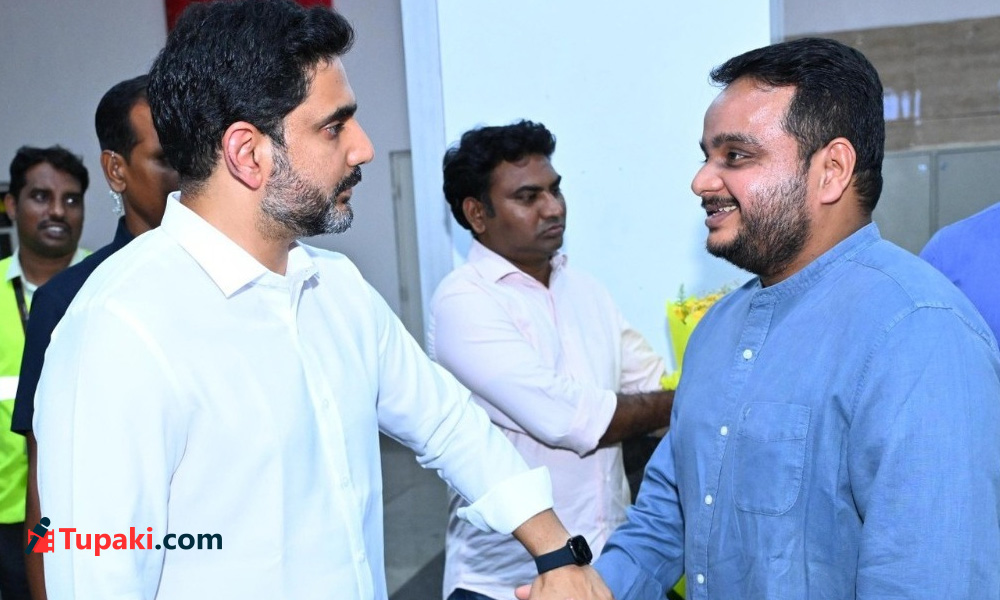 బీసీ జెండాతో జూనియర్ అయ్యన్న రెడీ !