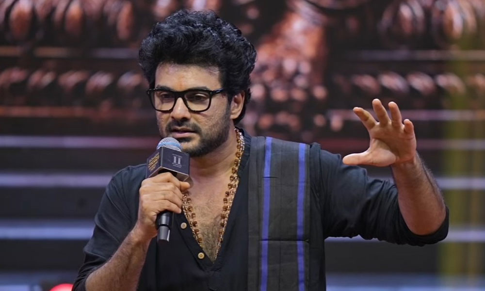 నిర్మాతతో స్నేహానికి విలువిచ్చి సినిమా చేసిన DJ టిల్లు నిర్మాతతో స్నేహానికి విలువిచ్చి సినిమా చేసిన DJ టిల్లు