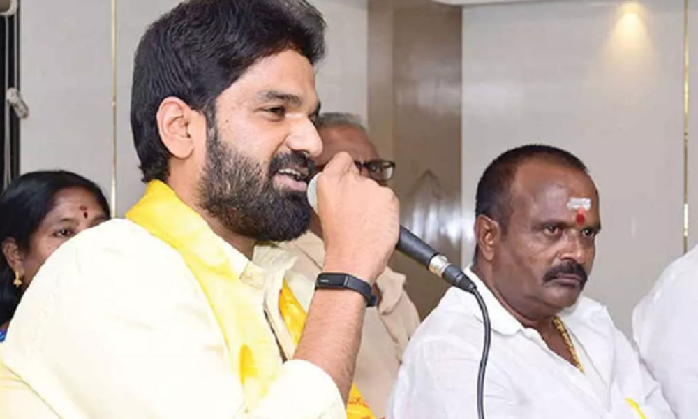 అయ్యన్న కొడుకు బాటలోనే గంటా కొడుకు కూడా ?