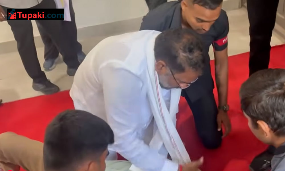 అసెంబ్లీలో కుప్పకూలిన ఐఏఎస్ పీఎస్.. సీపీఆర్ చేసిన మంత్రి శ్రీహరి.. వైరల్ వీడియో