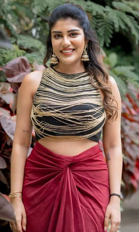 Supritha Naidu Stuns in a Gorgeous Black and Maroon Traditional Look