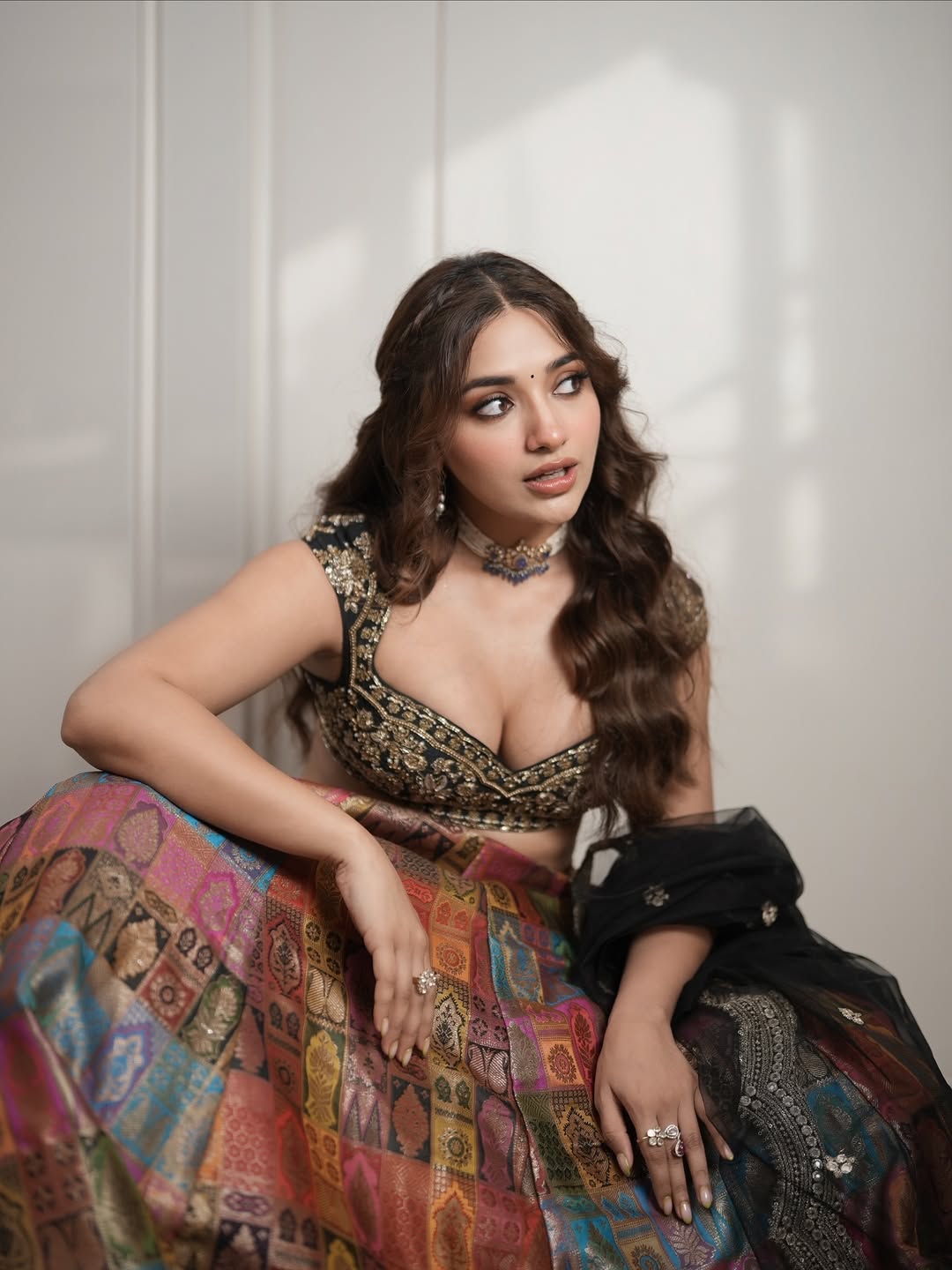 Jiya Shankar Stuns in a Gorgeous Black and Multicolored Traditional Look