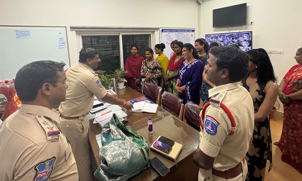 హిజ్రాలకు ‘పోలీసుల’ హిత బోధ..? పనిచేస్తుందా?