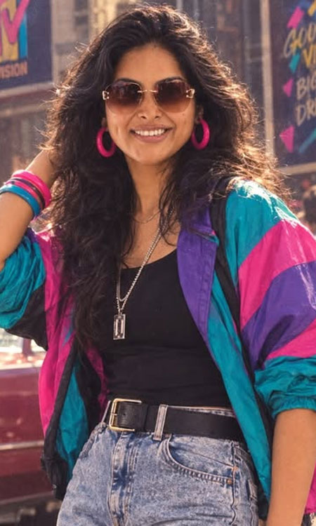 Divi Vadthya Stuns in a Vintage Retro Look, Fans Love Her 80s–90s Style
