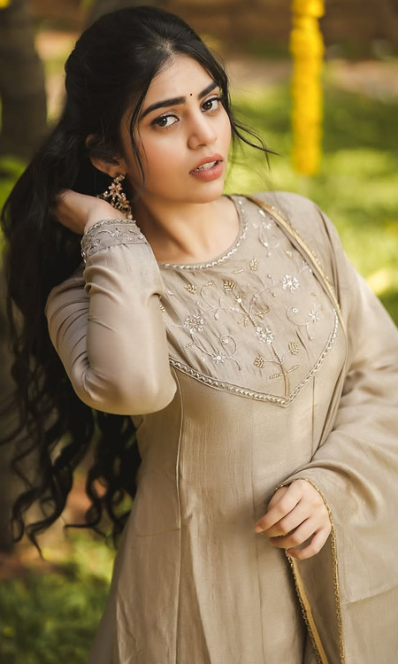 Bandhavi Sridhar Looks Ethereal in Elegant Traditional Look