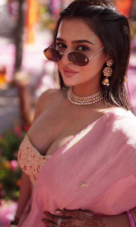 Prakriti Pavani Turns Heads With Her Stunning Ethnic Glam