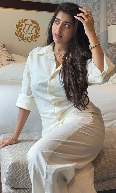Rashi Singh Redefines Cozy Chic