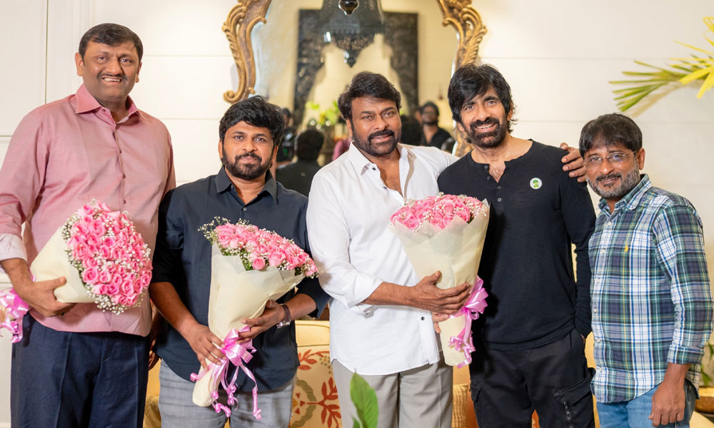 Megastar Chiranjeevi Personally Congratulates Team Irumudi