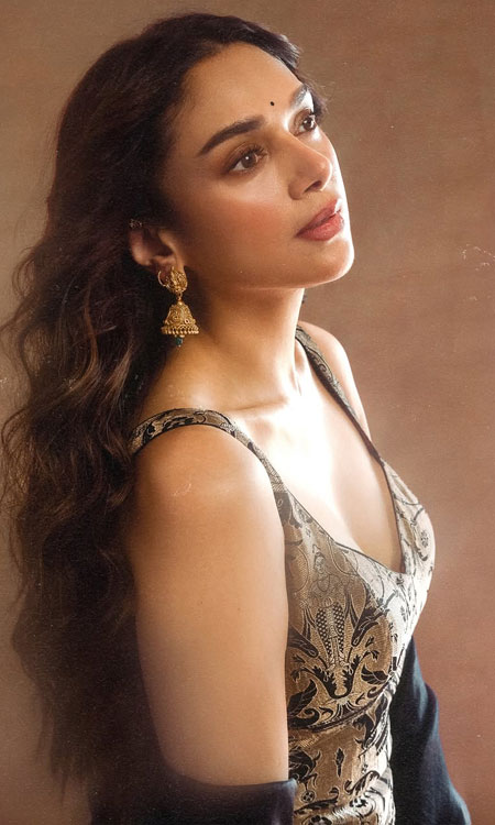 Aditi Rao Hydari’s Regal Look Steals the Spotlight in New Portrait