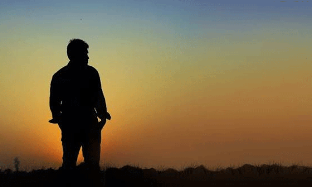 హీరోయిన్‌తో దొరికిపోయి.. చివ‌రికి లేడీ జ‌ర్న‌లిస్ట్ కెమెరా లాక్కున్నాడు!