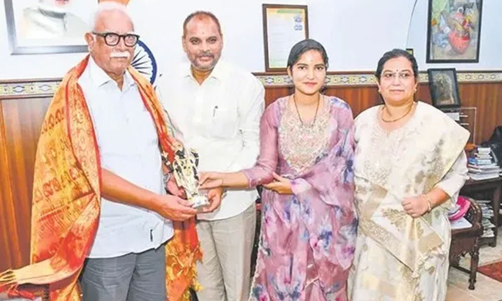 అసలైన పసుపు తమ్ముడిగా చిన్న శ్రీను  !