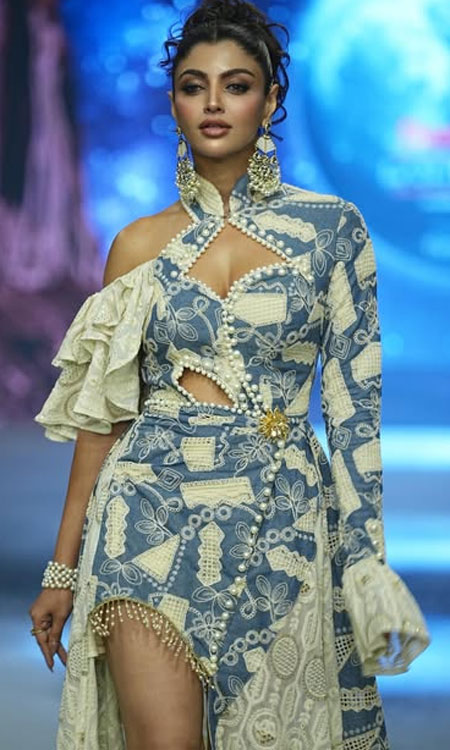 Akanksha Puri Dazzles as Runway Showstopper