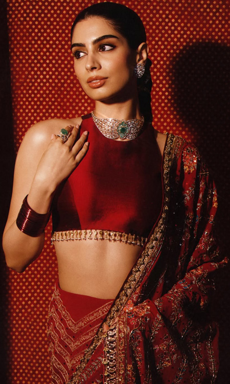 Khushi Kapoor Looks Royal in Rich Maroon and Red Ethnic Avatar