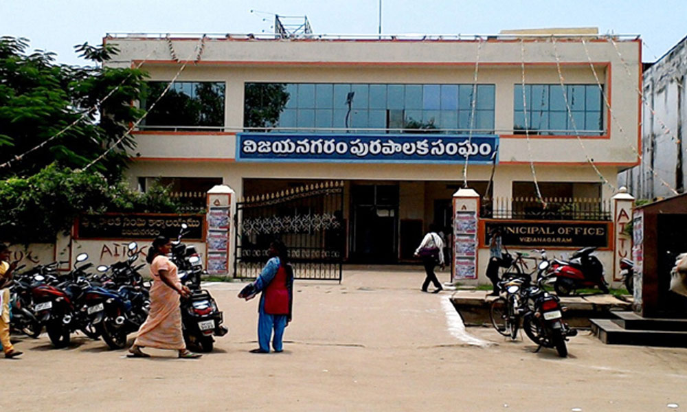 మేయర్ చుట్టూ మహా రాజకీయం ! మేయర్ చుట్టూ మహా రాజకీయం !