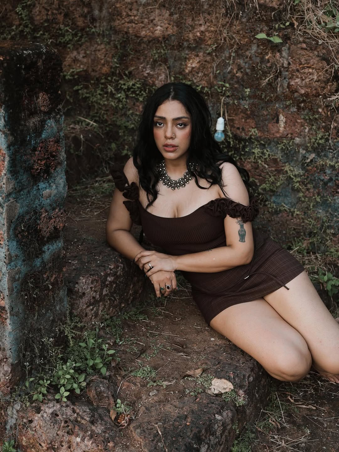 Deviyani Sharma’s Golden-Hour Look Exudes Elegance and Confidence