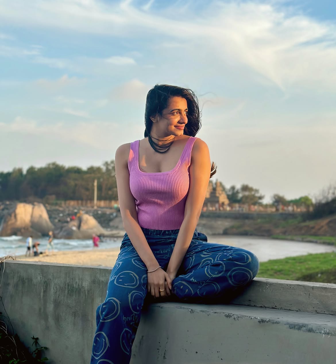 Maanasa Choudharys Relaxed Beachside Look Wins Hearts