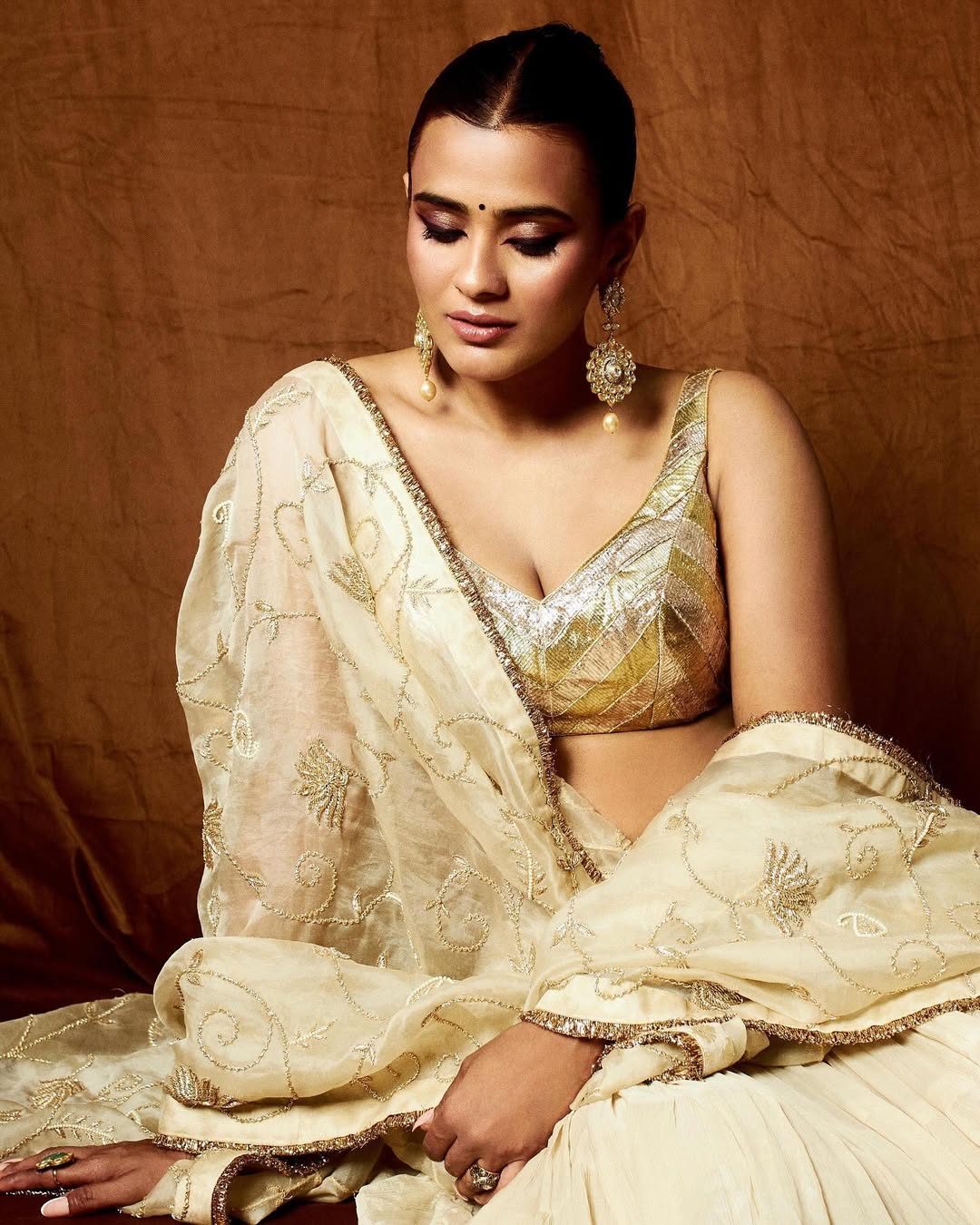 Hebah Patel’s Fashion Game Is All About Elegance