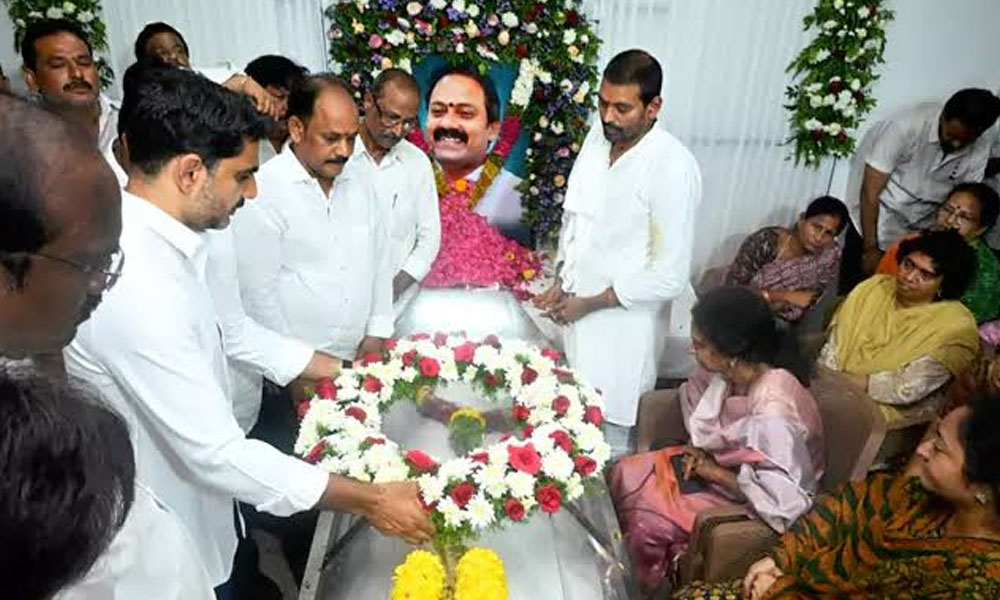 సొంత ఇంట్లోనే ఆళ్ల నాని అంత్య‌క్రియ‌లు.. లోకేష్ ఏమ‌న్నారంటే!