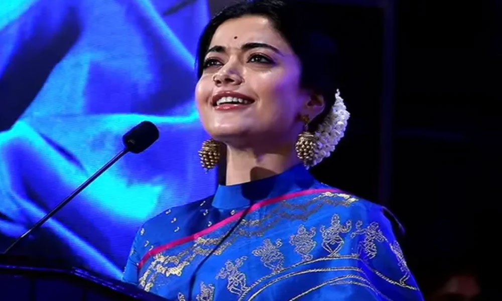 ఆ కళ్లలోని కరుణ చూపిస్తే సగం విజయం సాధించినట్లే!