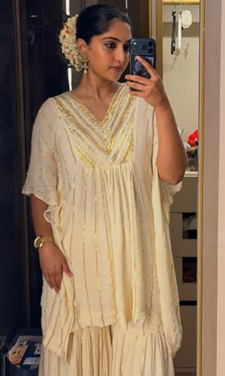Reba Monica John Glows in Cream & Gold