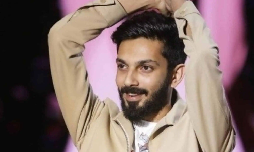 మాస్ బీట్స్ పక్కన పెట్టి.. అనిరుధ్ ఎటు వెళ్తున్నాడు?