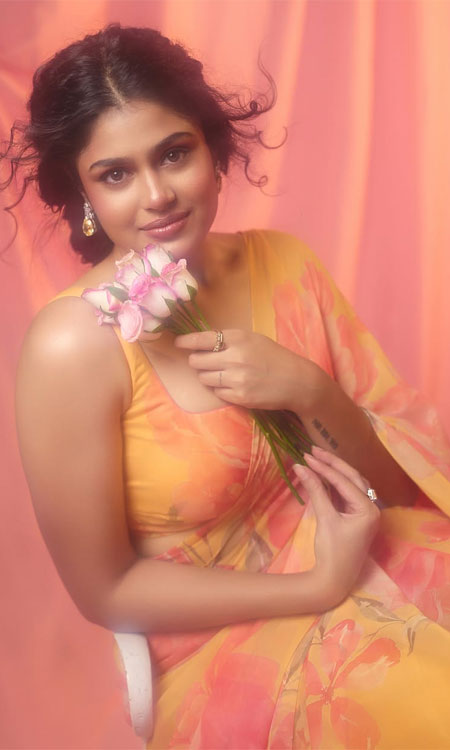 Faria Abdullah Radiates Warm Elegance in Sunny Yellow