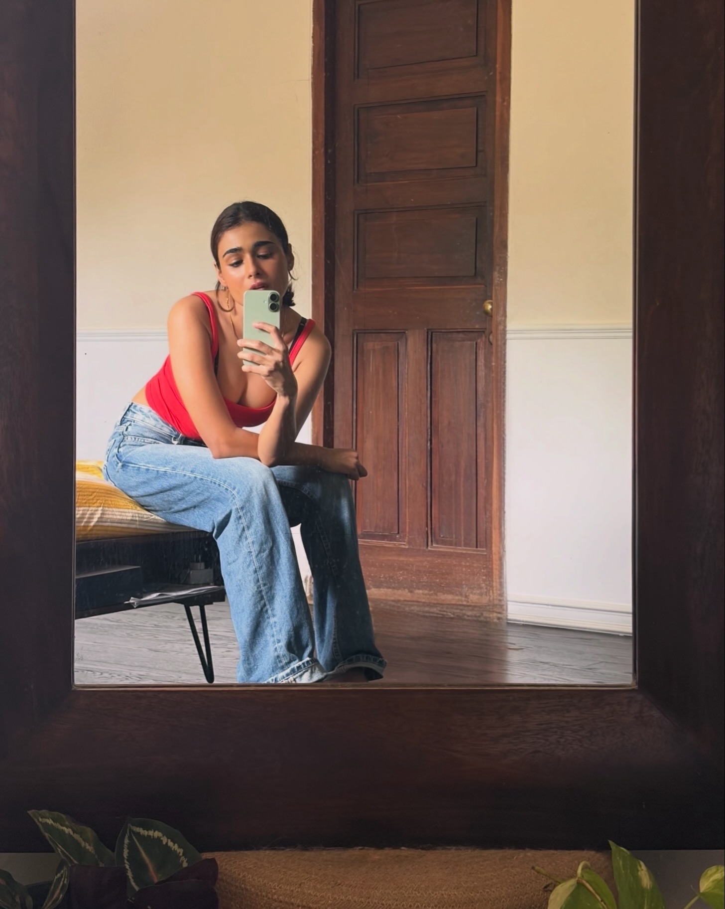 Shalini Pandey’s Casual Mirror Selfie