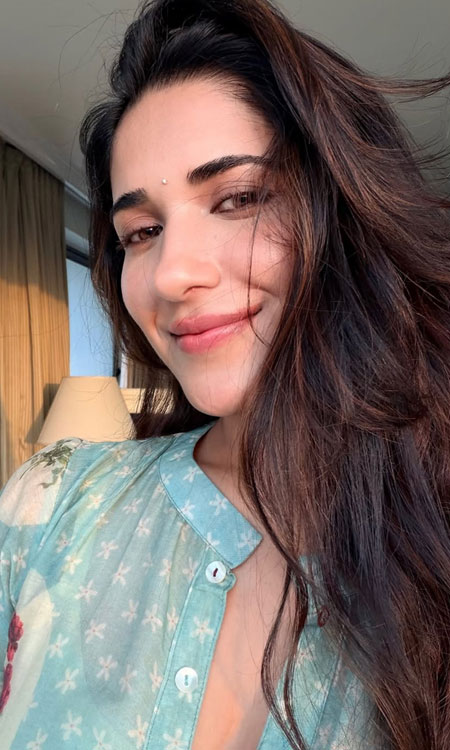 Ruhani Sharma’s Chic & Casual Portrait