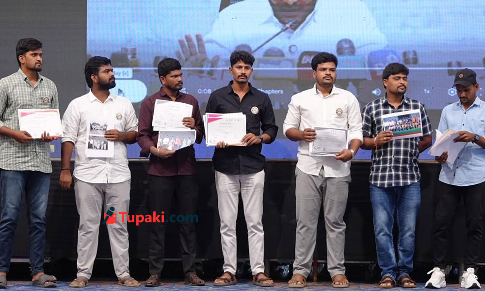 మమ్మల్ని నకిలీలుగా చూపొద్దు.. వైసీపీ అసత్య ప్రచారంపై నినదించిన  స్పోర్ట్స్ కోటా టీచర్లు