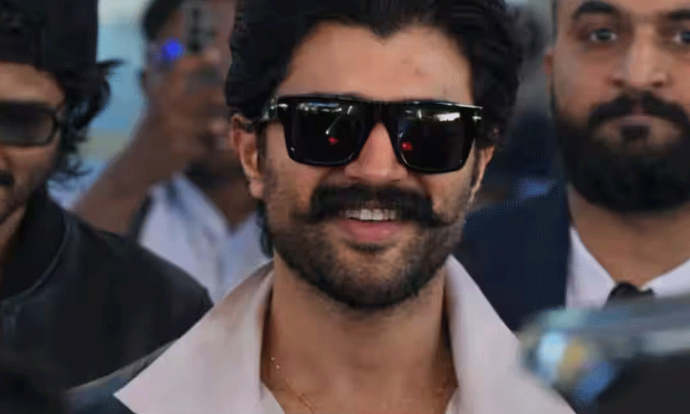 Warangal Airport: Here’s How Devarakonda Reacts
