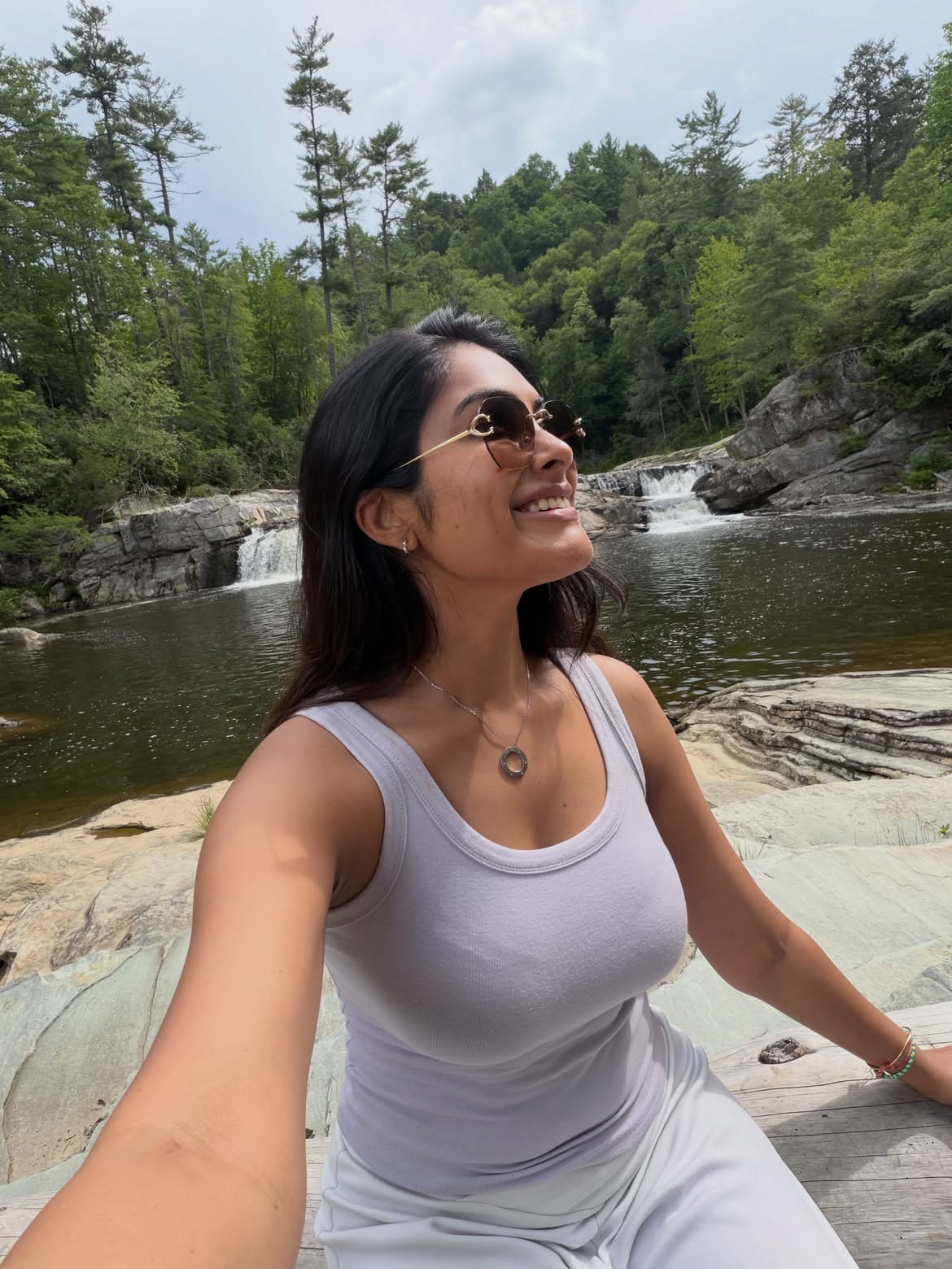 Divi Vadthyas Relaxed Nature Look Is Pure Vacation Vibes Divi Vadthyas Relaxed Nature Look Is Pure Vacation Vibes