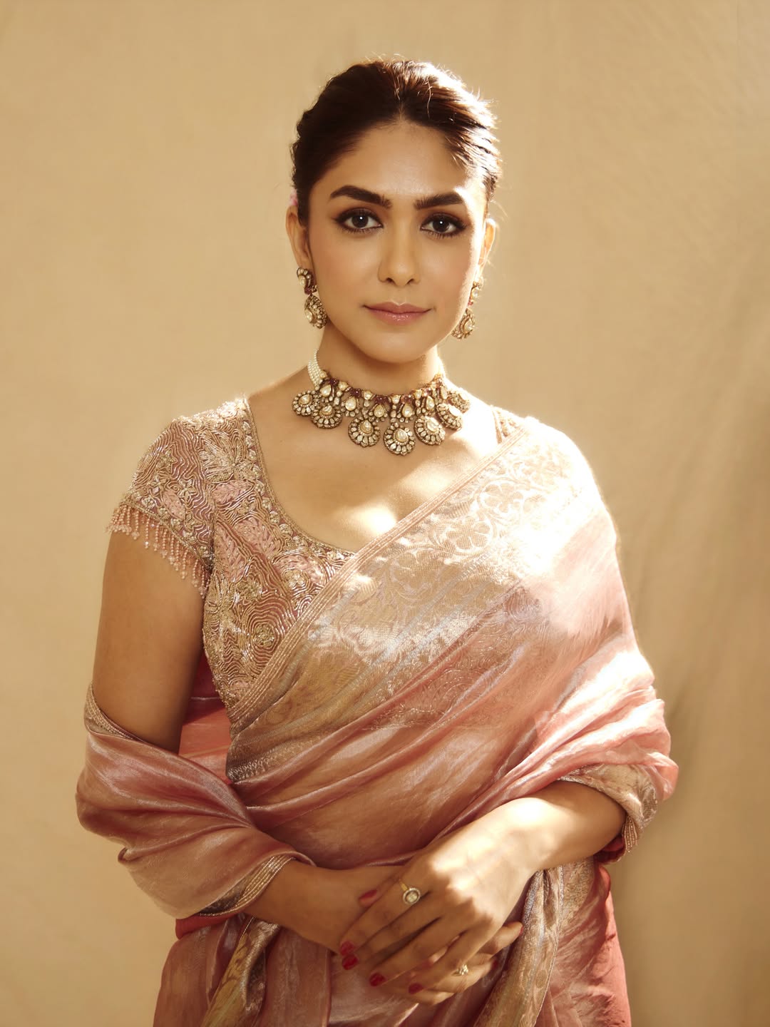 Mrunal Thakur’s Gorgeous Saree Look Radiates Timeless Elegance