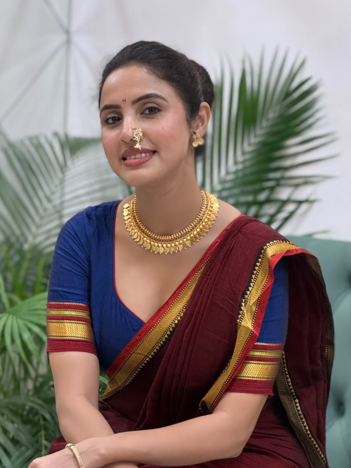 Priyanka Kholgade Radiates Festive Beauty in Traditional Nauvari Saree