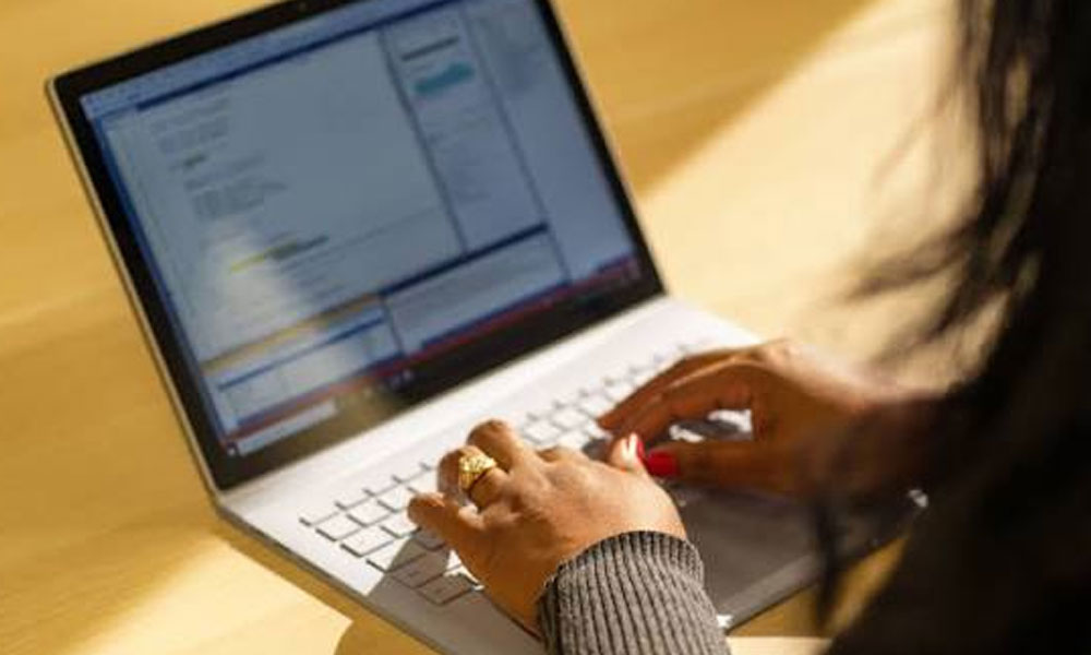 వికీపీడియా ఫేక్ ఇన్ఫో వర్సెస్ పర్సనల్ బ్రాండింగ్: సెలబ్రిటీల సైబర్ ఛాలెంజ్!