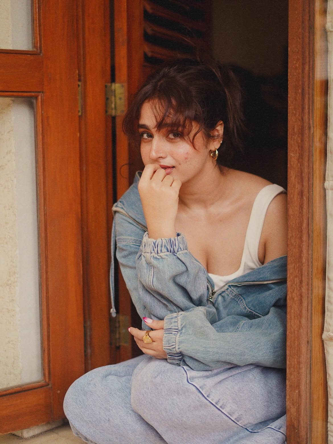 Ayesha Khans Simple Yet Stylish Look