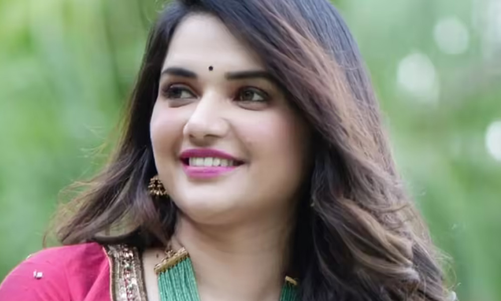 Give Me Bail Or Poison, Heroine Demands