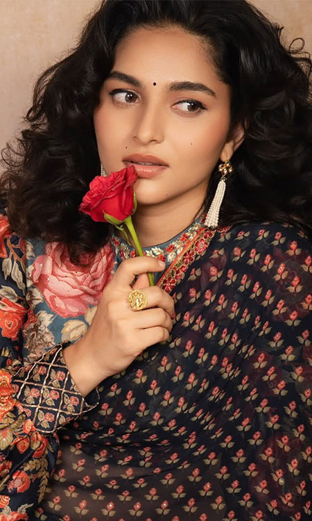 Kayadu Lohar Brings Vintage 80s Charm to Life