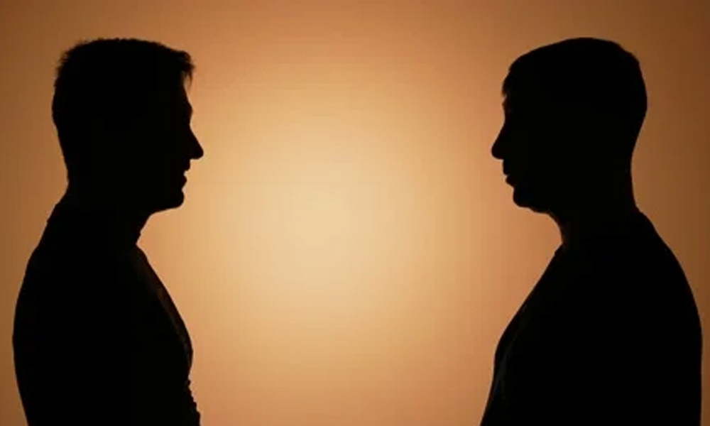 స్టార్ హీరోల మ‌ధ్య‌ మాస్ ఫైట్!