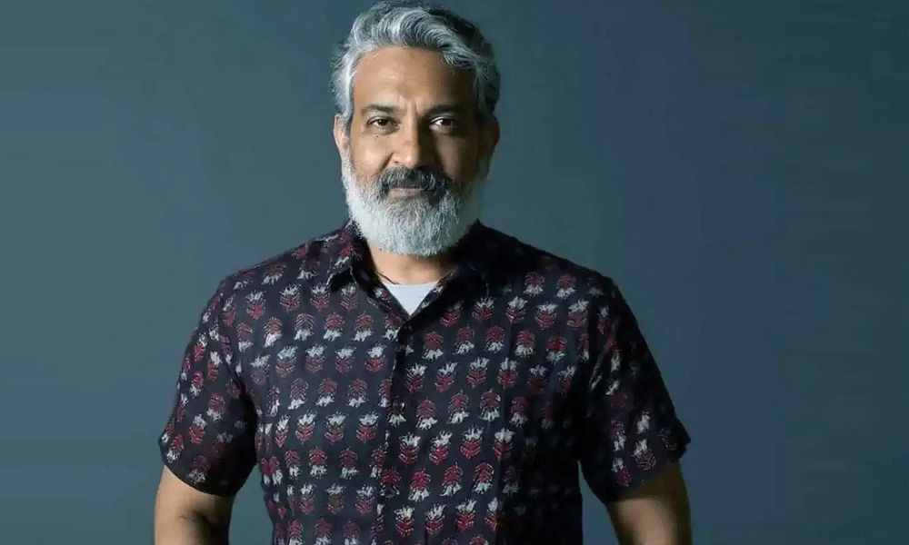 మినియేచర్స్ ను రాజమౌళి వాడినట్టుగా ఇంకెవరు వాడటం లేదా?
