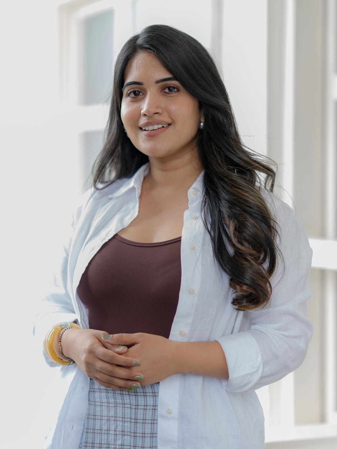 Sravanthi Chokarapu Looks Radiant in Her Latest Casual Photos