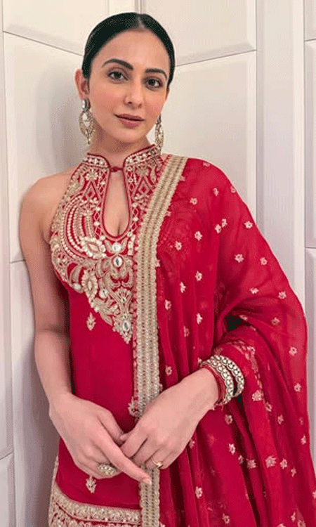 Rakul Preet Singh Radiates Desi Elegance in Stunning Red Ethnic Look