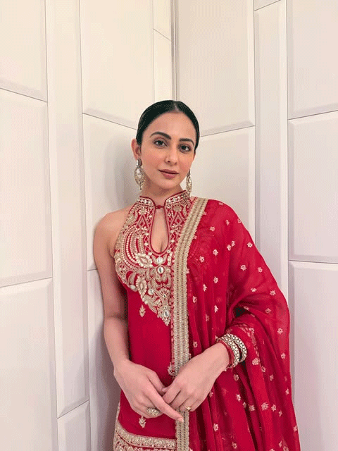 Rakul Preet Singh Radiates Desi Elegance in Stunning Red Ethnic Look