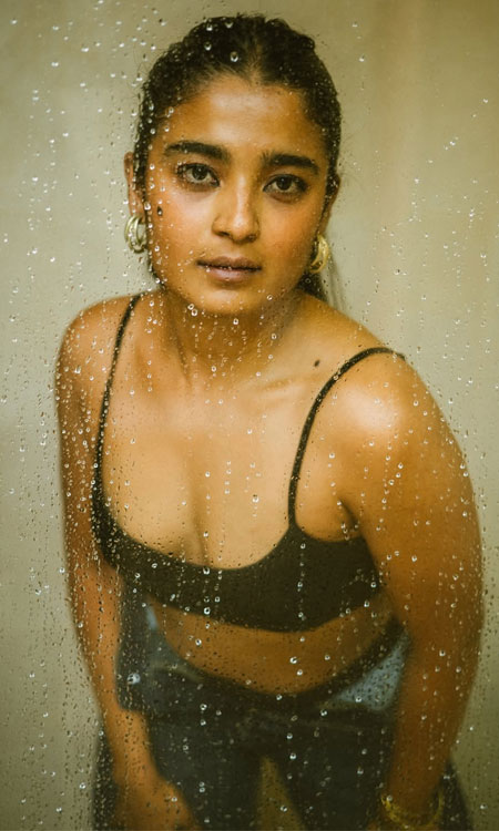 Chaithra J Achars Effortless Style Steals the Spotlight
