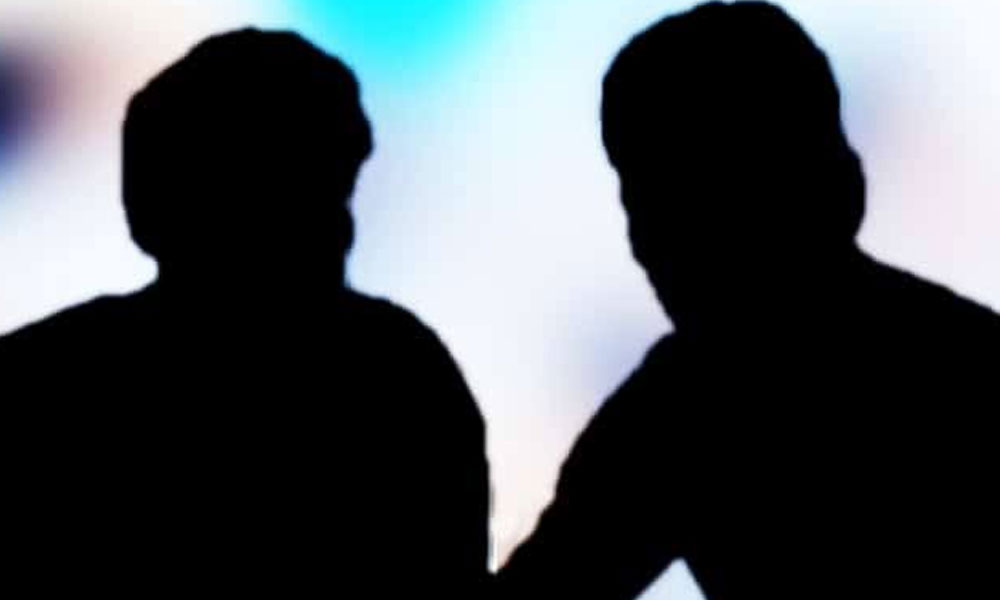 సీనియర్ హీరోల సినిమాలు ఇంత వేగంగా ఎలా పూర్తవుతున్నాయి...డూప్ ల వినియోగం పై కొత్త చర్చ...