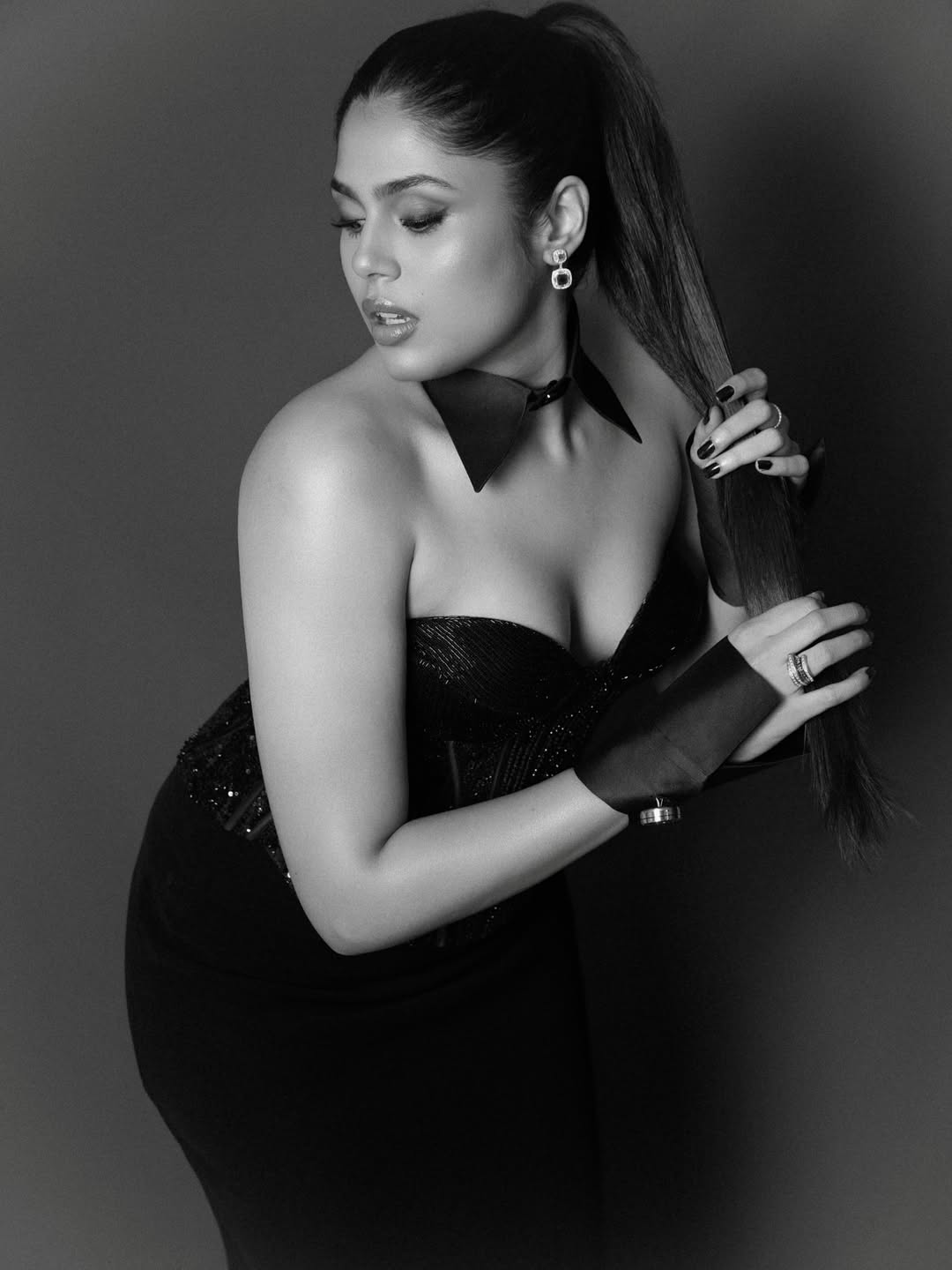 Faria Abdullah Stuns in a Striking Black-and-White Corset Look